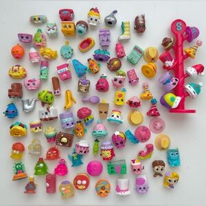 98 Shopkins with hat rack - Jar not included